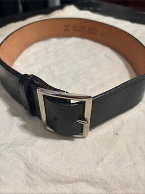 Source Unknown cowhide made in USA Black Leather Belt with Silver Buckle